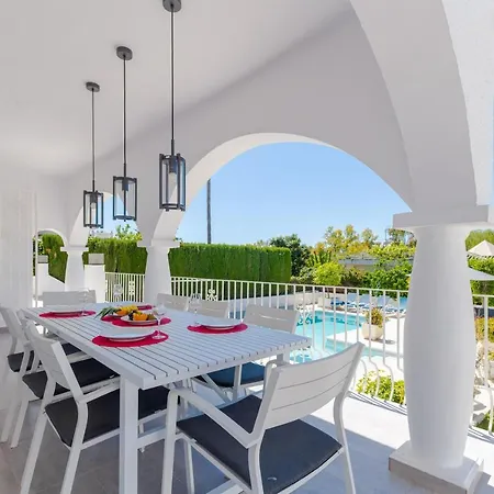 Modern With Heated Pool & Bbq Next To The * 마르베야
